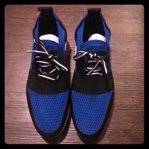 NWOT! Steve Madden sneakers size 7